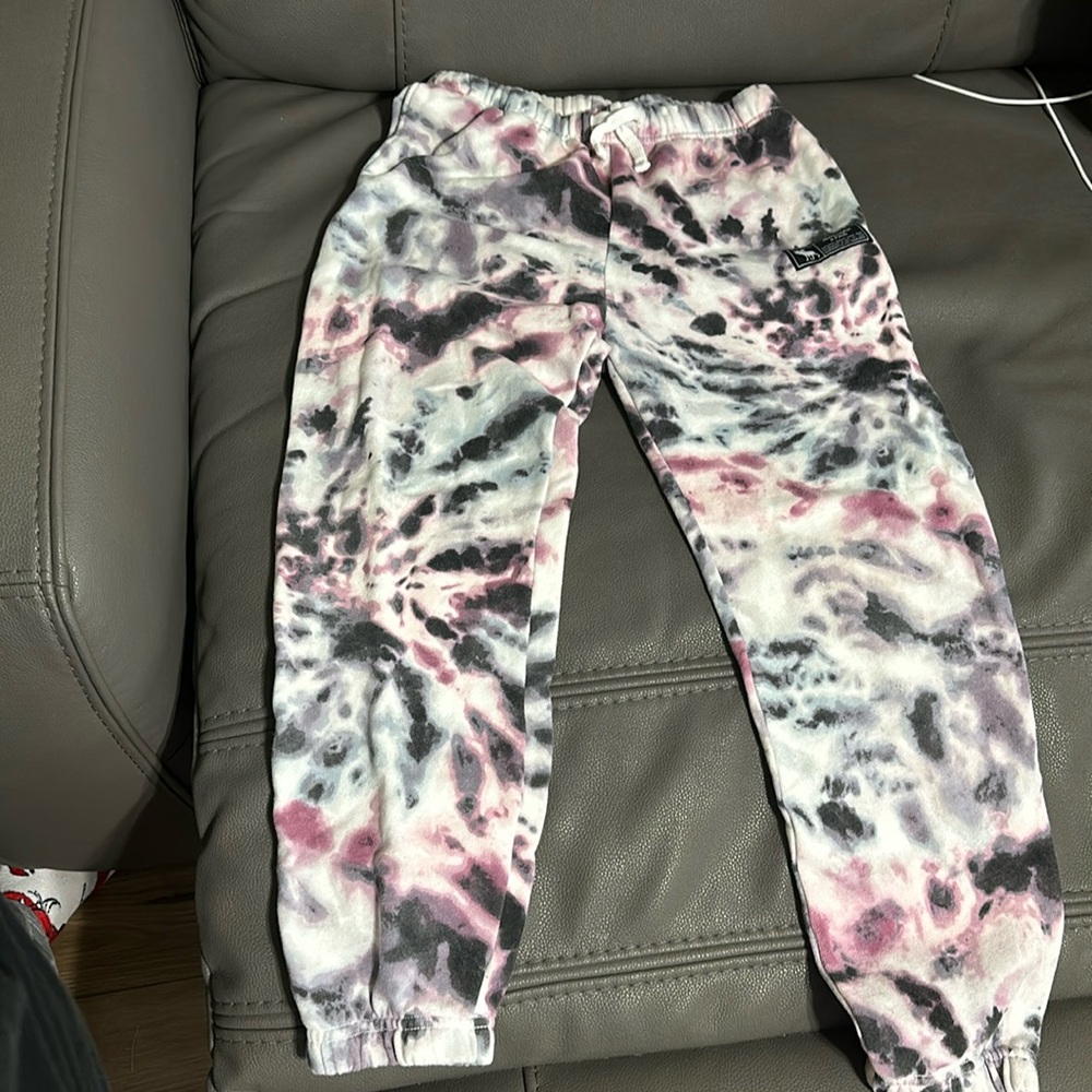 Girls Size 9/10 Abercrombie Kids Sweatpants/Joggers. Like new condition.